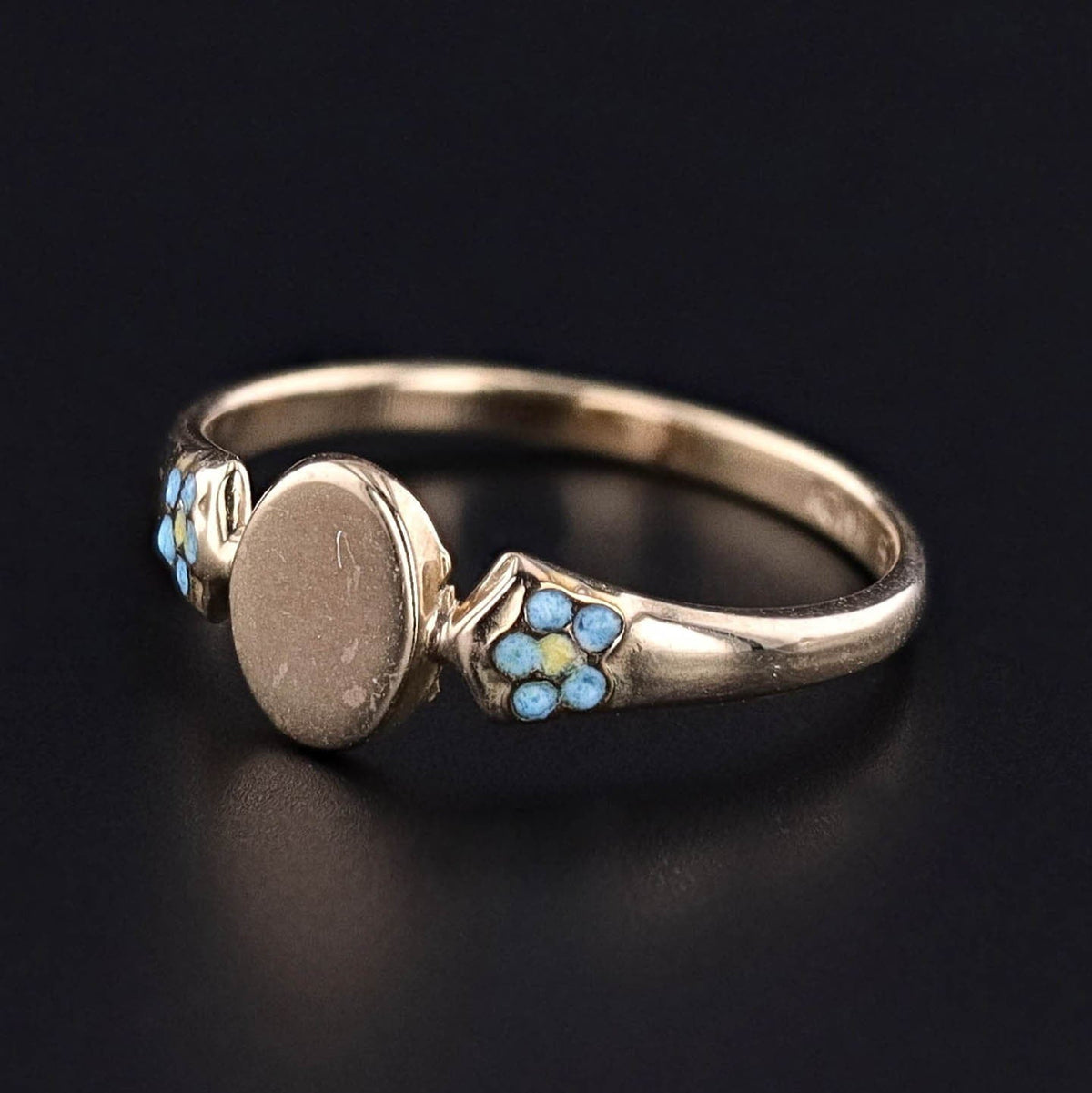 Antique Child's Ring of 10k Gold - Trademark Antiques