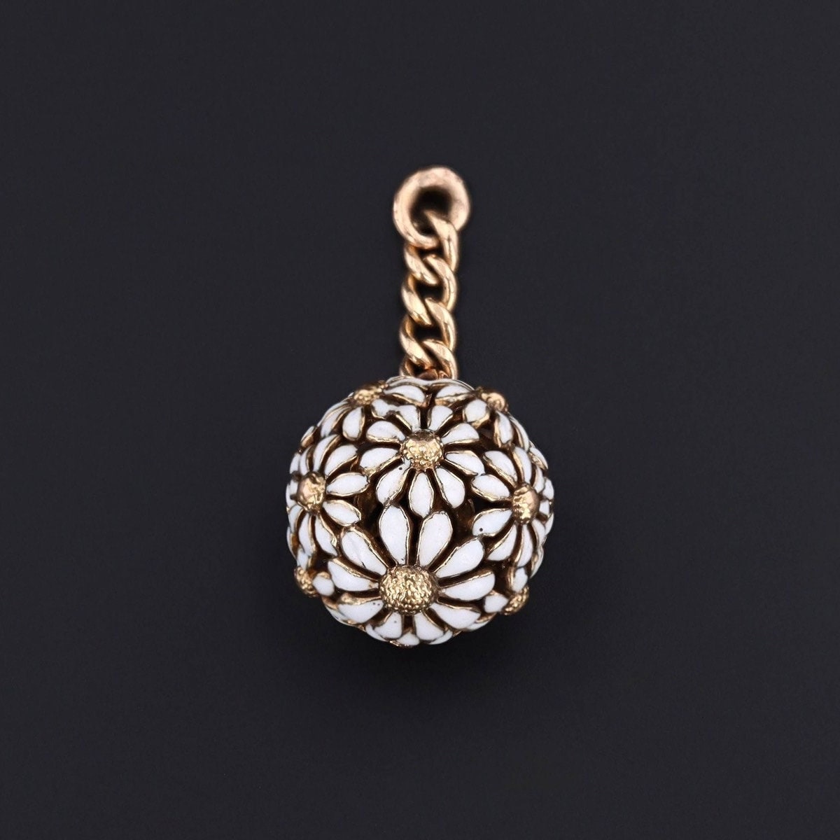 Antique Daisy Pendant of 14k Gold - Trademark Antiques
