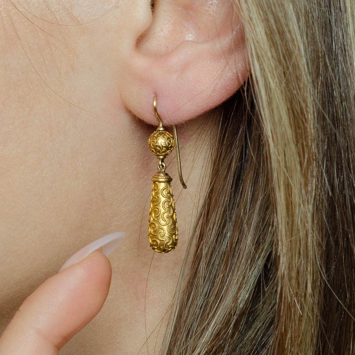 Antique Dangle Earrings of 14k Gold - Trademark Antiques