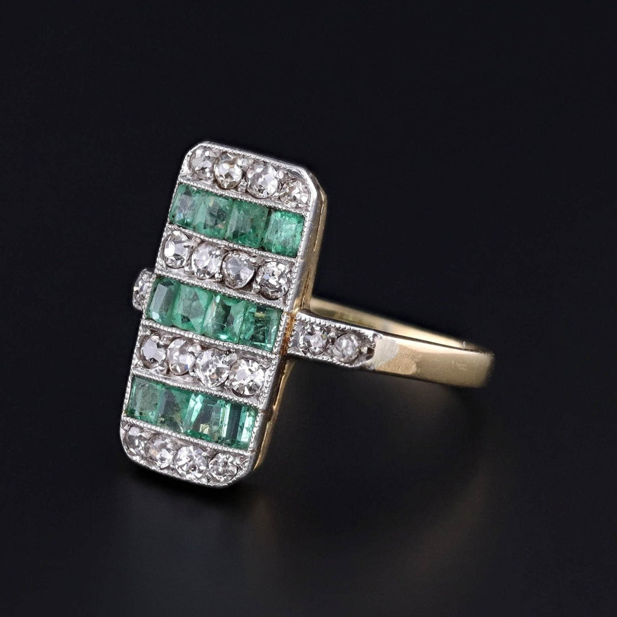 Antique Emerald and Diamond Ring of 18k Gold - Trademark Antiques