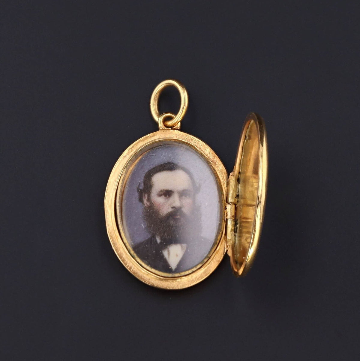 Antique Enamel ‘Souvenir’ Locket of 14k Gold - Trademark Antiques