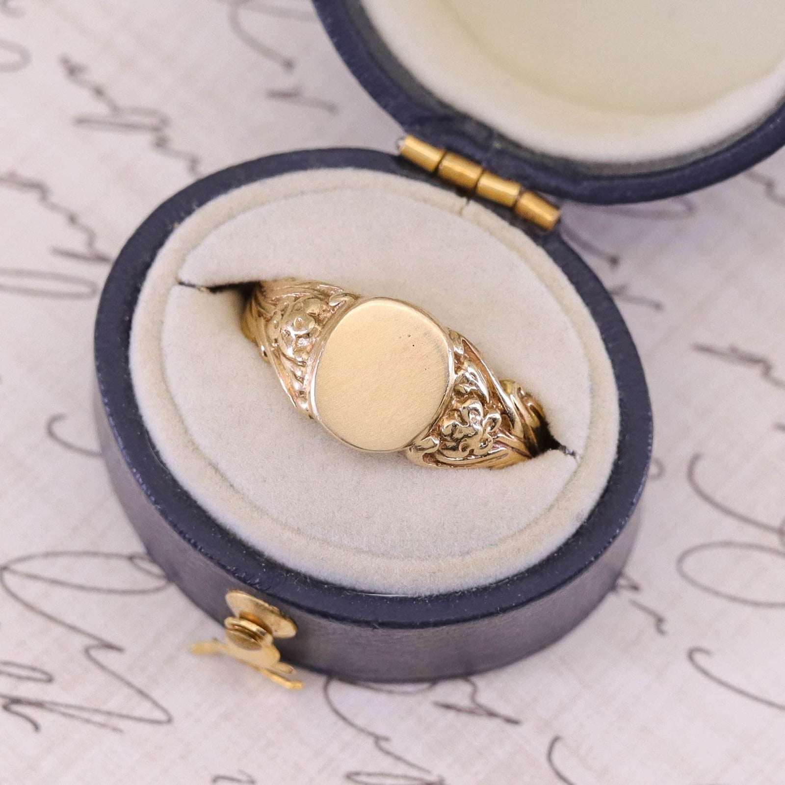 Antique Floral Signet Ring of 14k Gold - Trademark Antiques