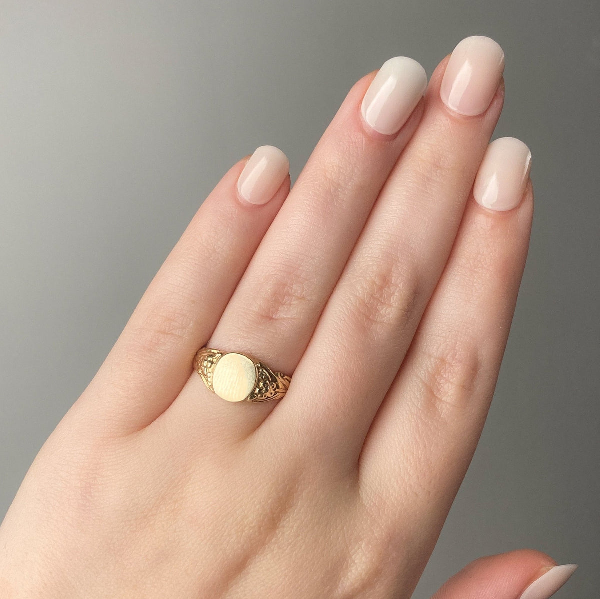 Antique Floral Signet Ring of 14k Gold - Trademark Antiques