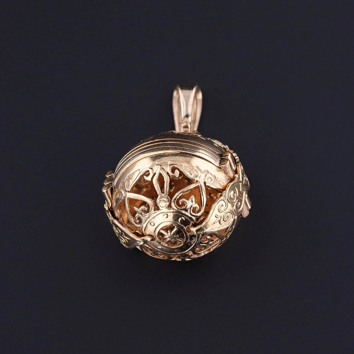 Antique Folding Orb Photo Locket of 18k Gold - Trademark Antiques