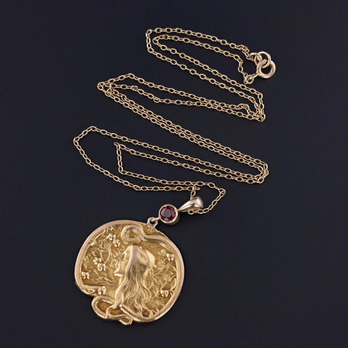 Antique Garnet Eve Necklace of 18k Gold - Trademark Antiques