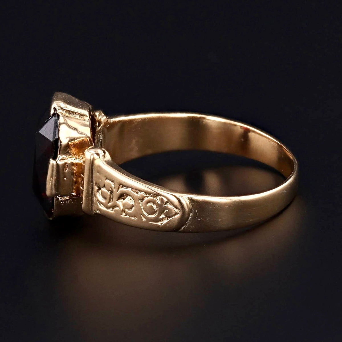 Antique Garnet Ring | 14k Gold Garnet Ring - Trademark Antiques