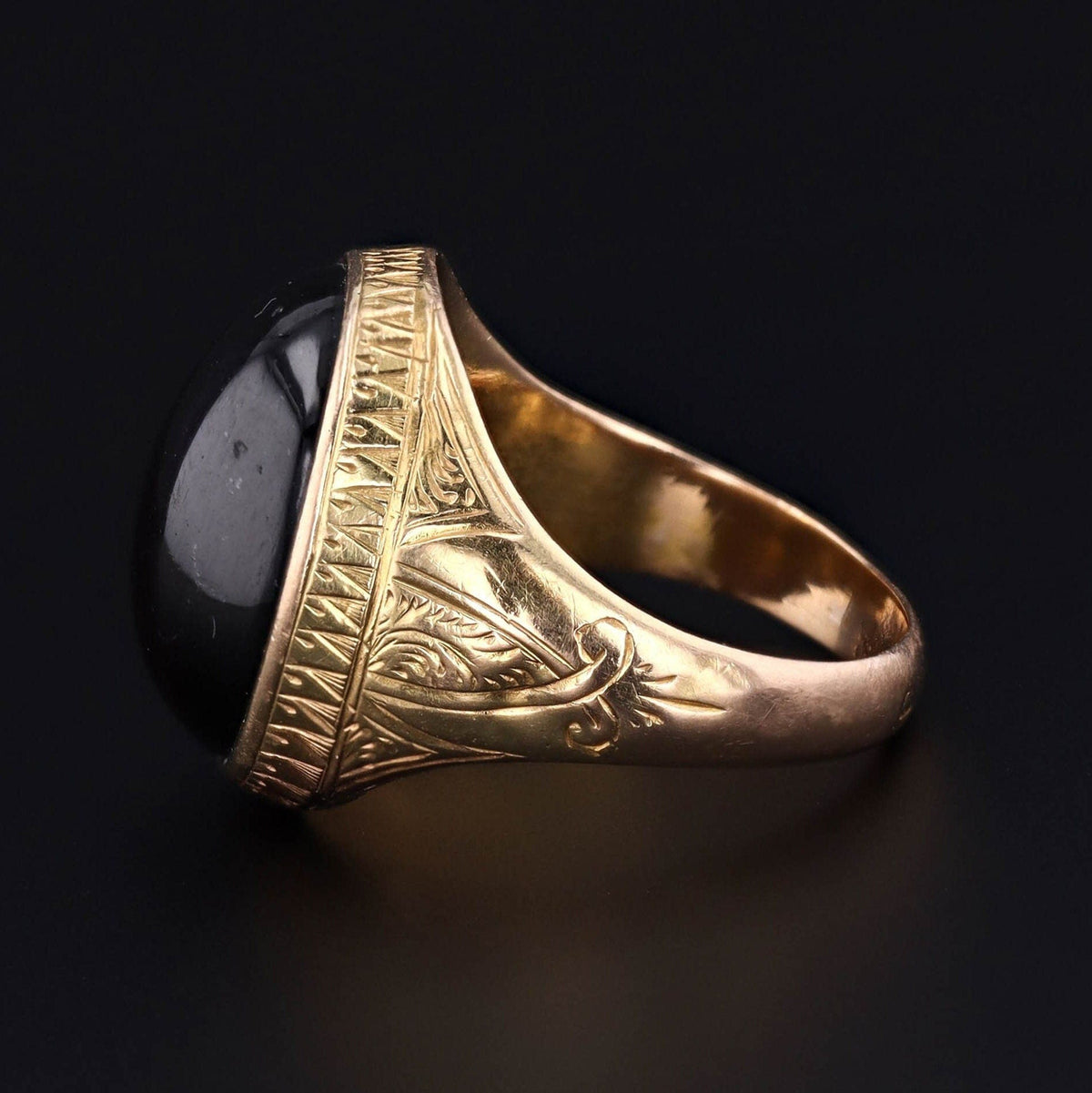 Antique Garnet Ring of 15ct Gold - Trademark Antiques