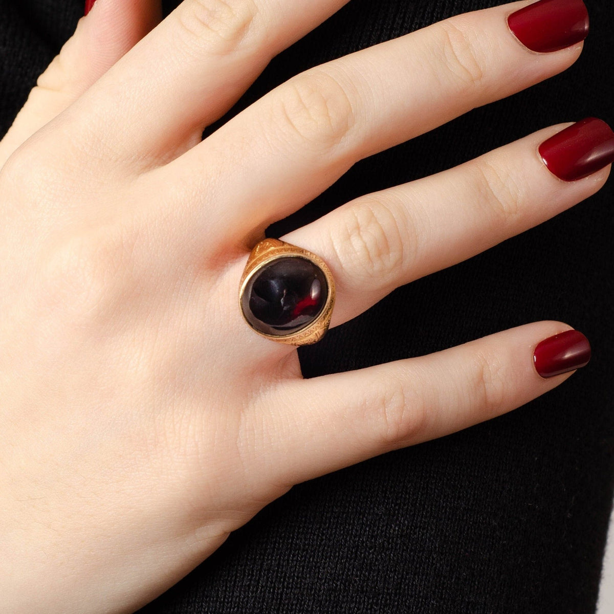 Antique Garnet Ring of 15ct Gold - Trademark Antiques