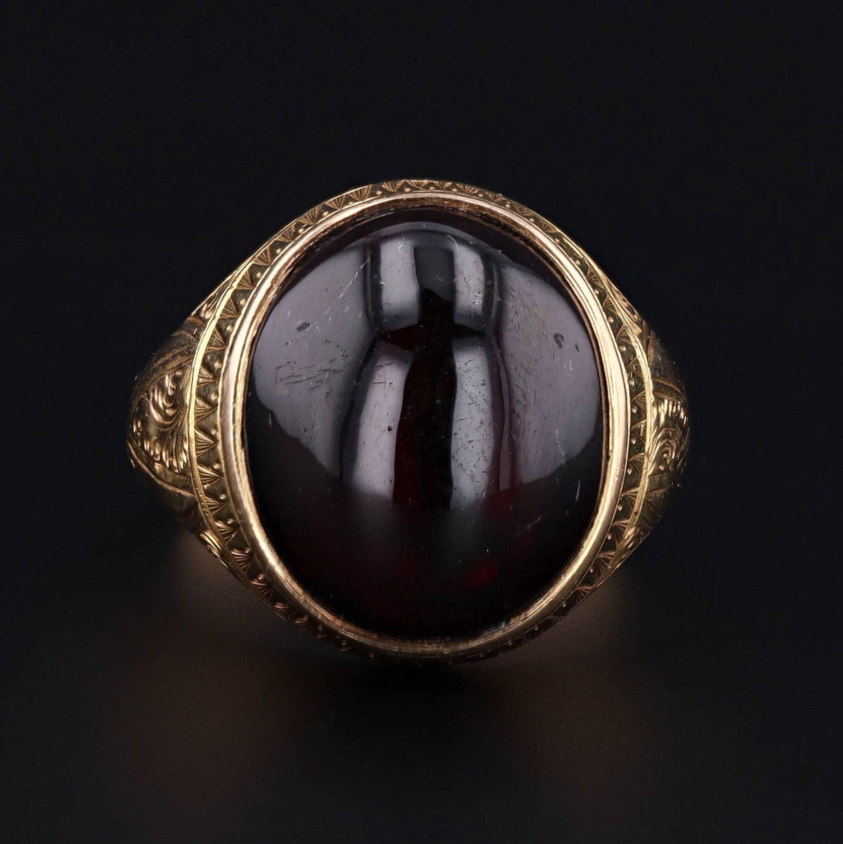 Antique Garnet Ring of 15ct Gold - Trademark Antiques
