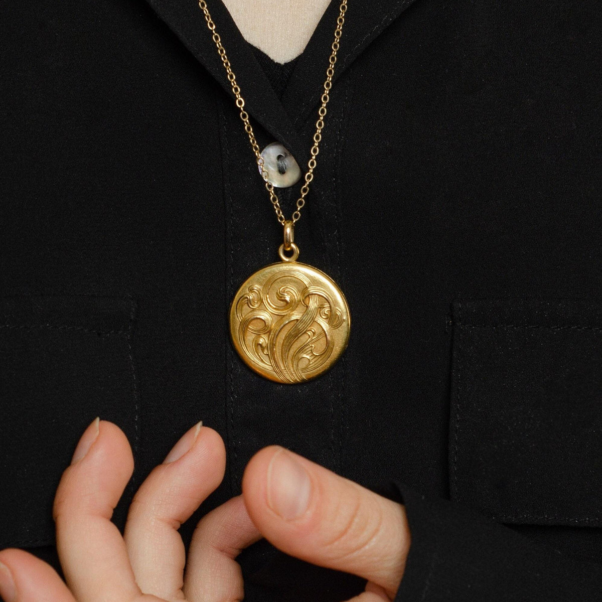 Antique Gold Locket | Art Nouveau Locket - Trademark Antiques