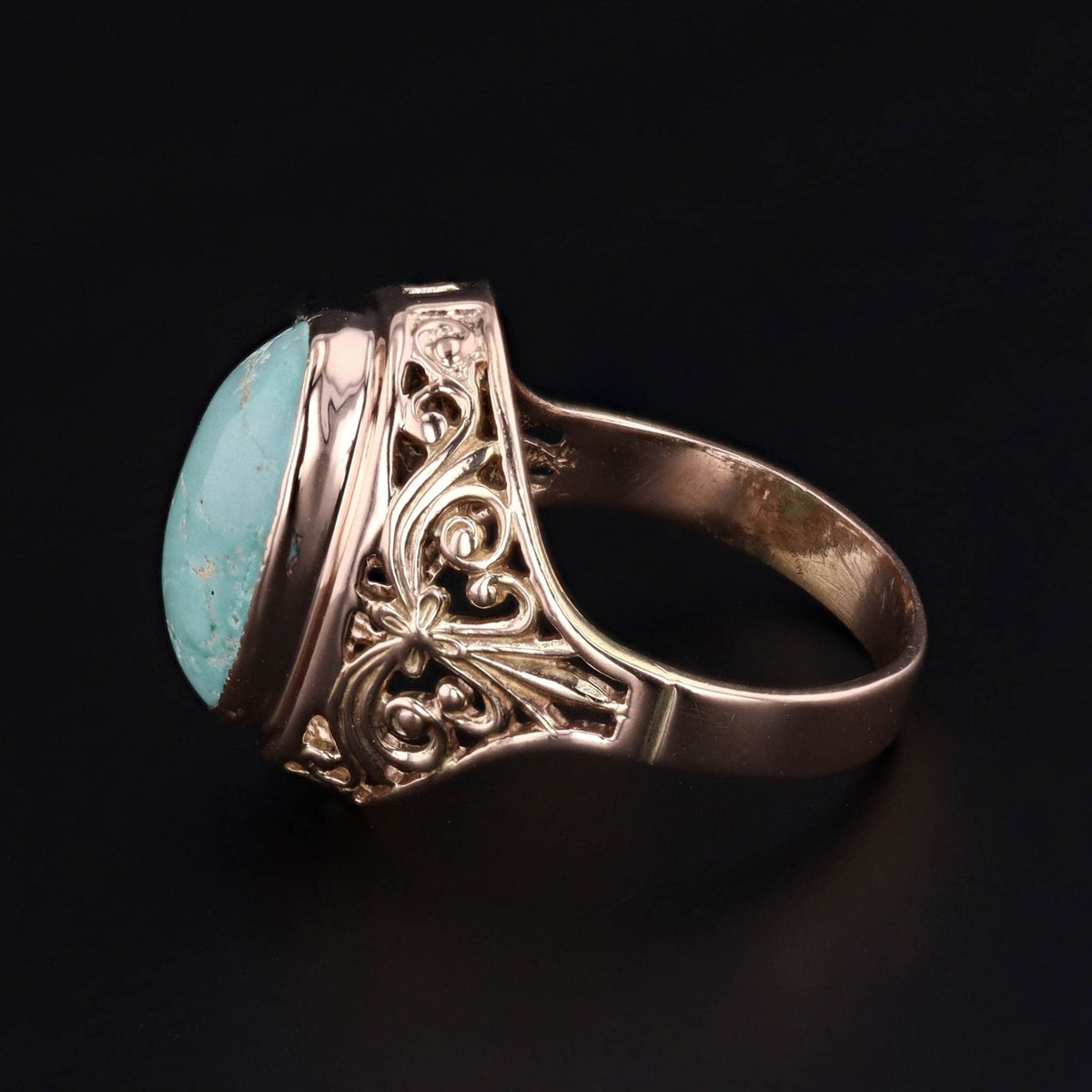 Antique Oval Turquoise Ring of 14k Gold - Trademark Antiques
