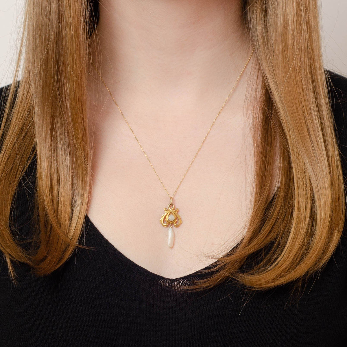 Antique Pearl Lavalier Pendant of 14k Gold - Trademark Antiques