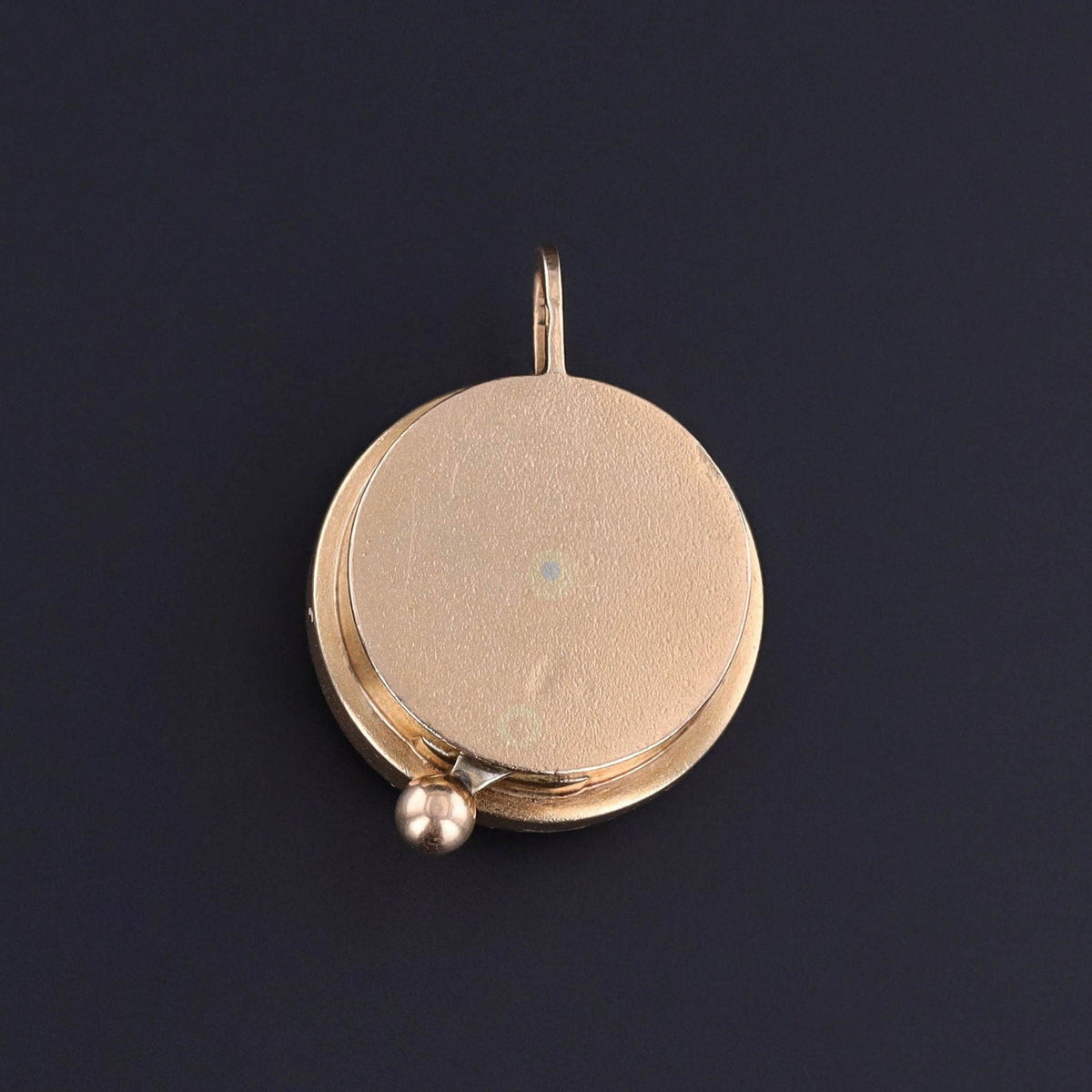 Antique Roulette Wheel Movable Charm of 18k Gold - Trademark Antiques