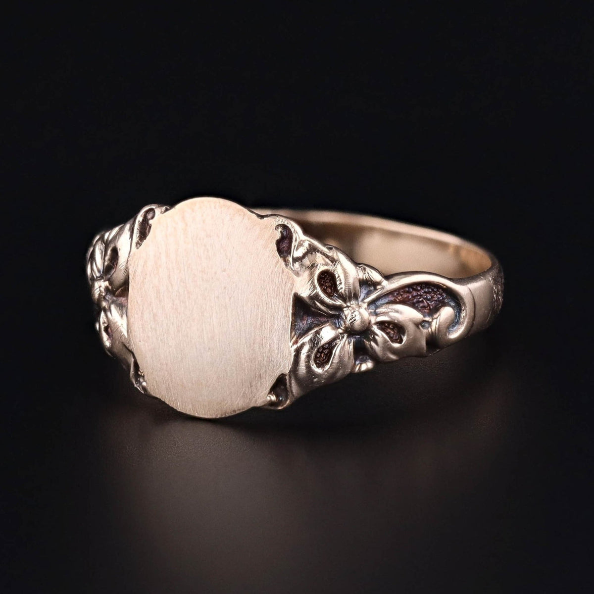 Antique Signet Ring of 10k Gold - Trademark Antiques