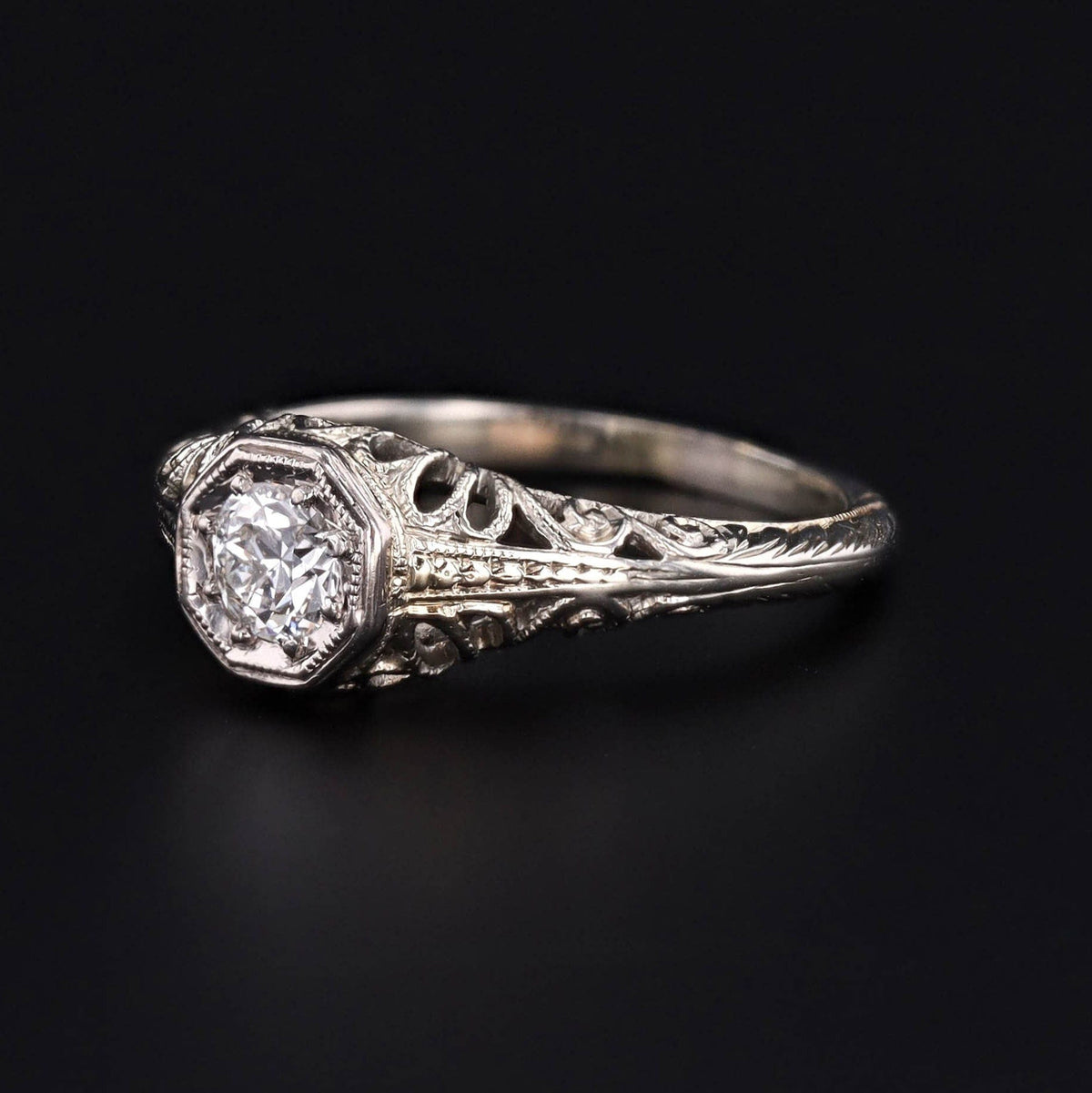 Art Deco Filigree Diamond Ring of 19k White Gold - Trademark Antiques