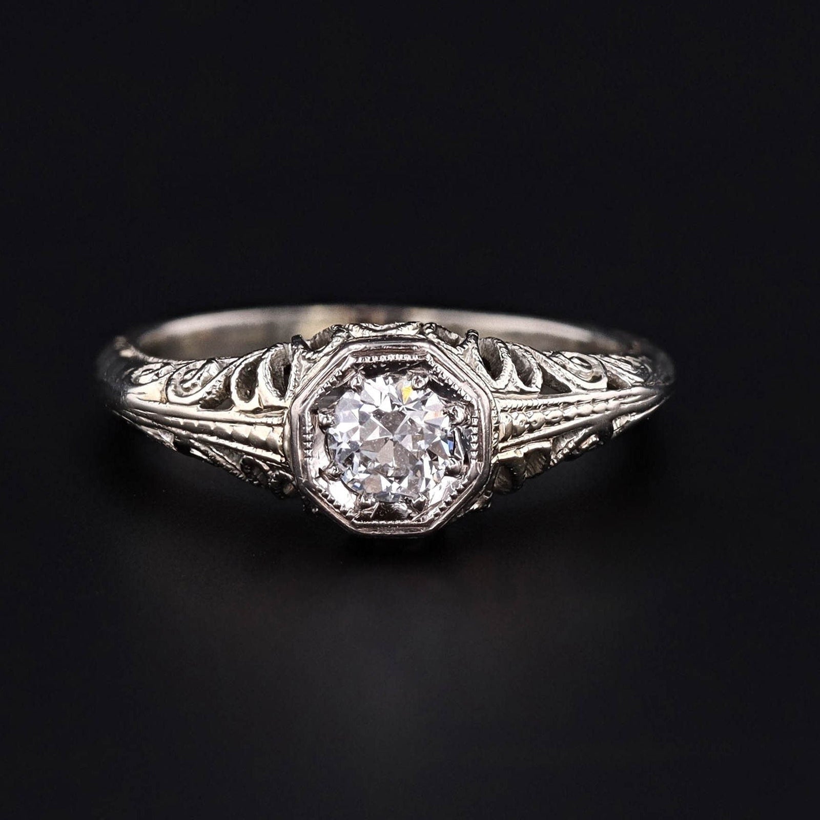 Art Deco Filigree Diamond Ring of 19k White Gold - Trademark Antiques