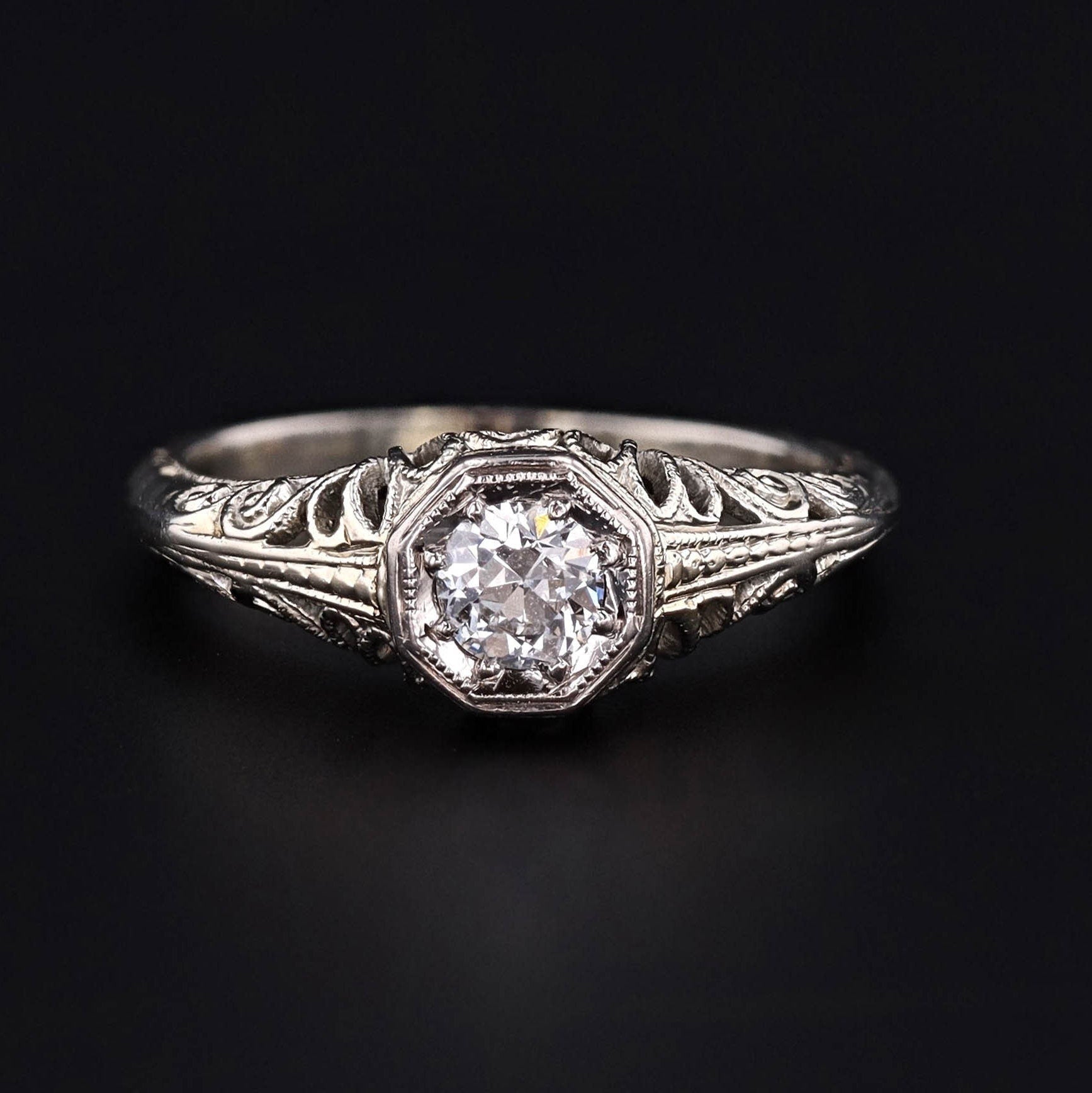 Art Deco Filigree Diamond Ring of 19k White Gold - Trademark Antiques