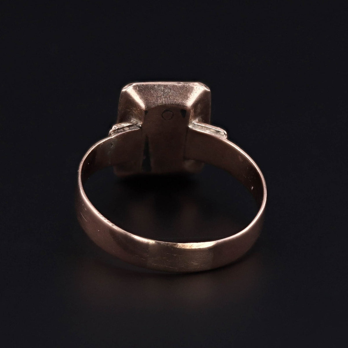 Banded Agate Ankh Intaglio Ring of 10k Gold - Trademark Antiques