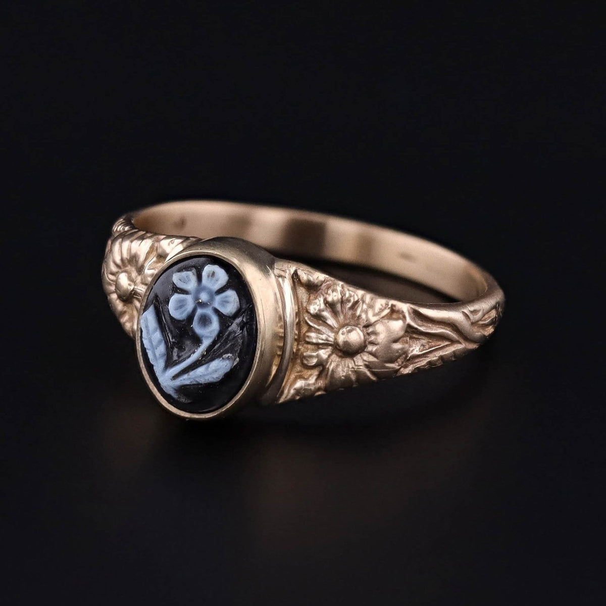 Banded Agate Flower Ring of 14k Gold - Trademark Antiques