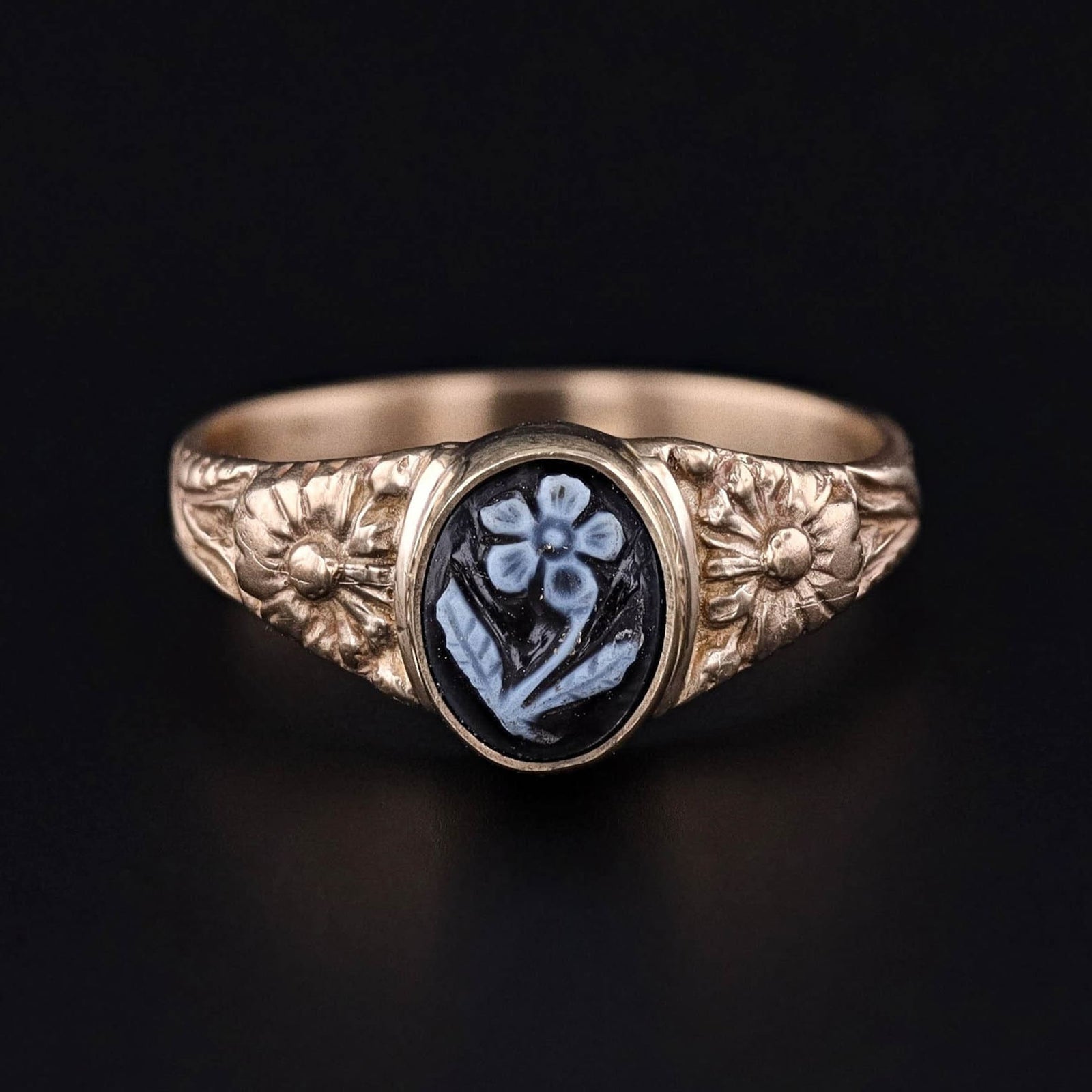 Banded Agate Flower Ring of 14k Gold - Trademark Antiques