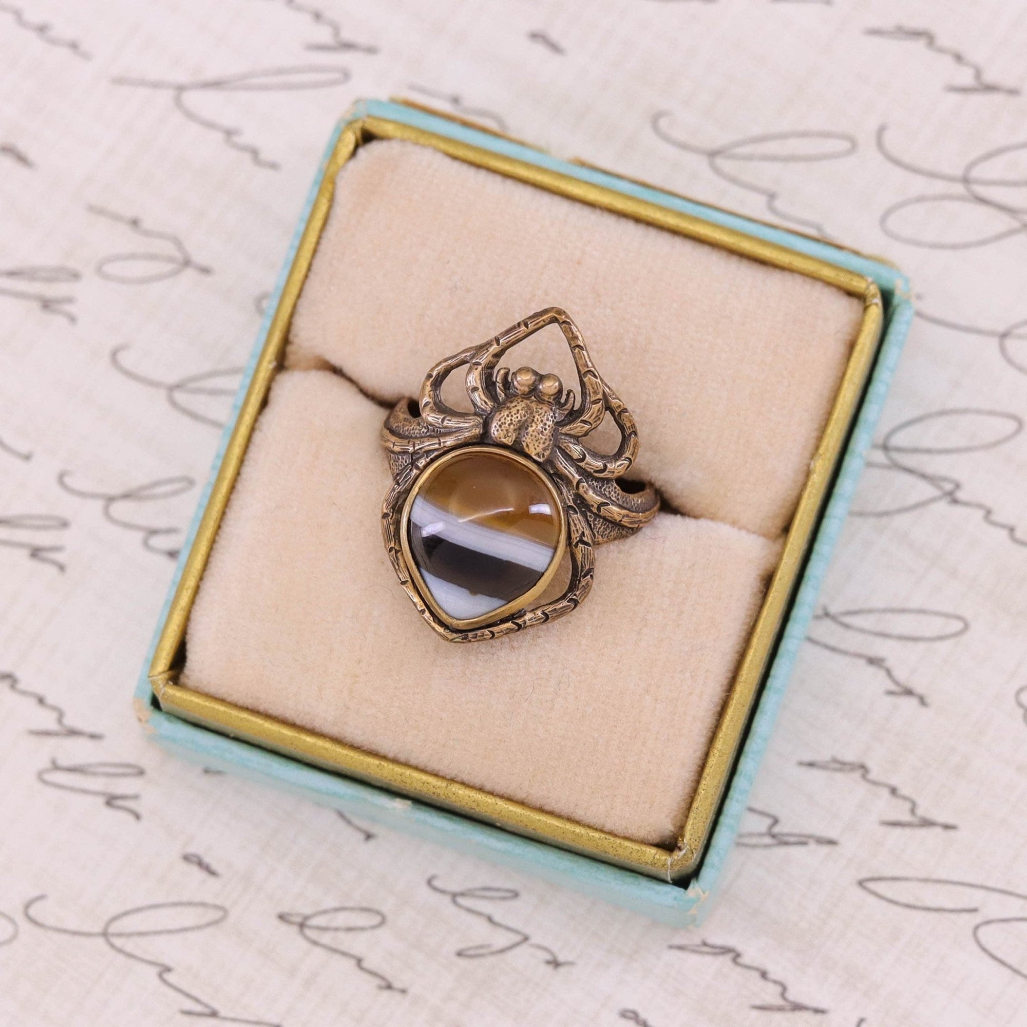 Banded Agate Spider Ring of 14k Gold - Trademark Antiques