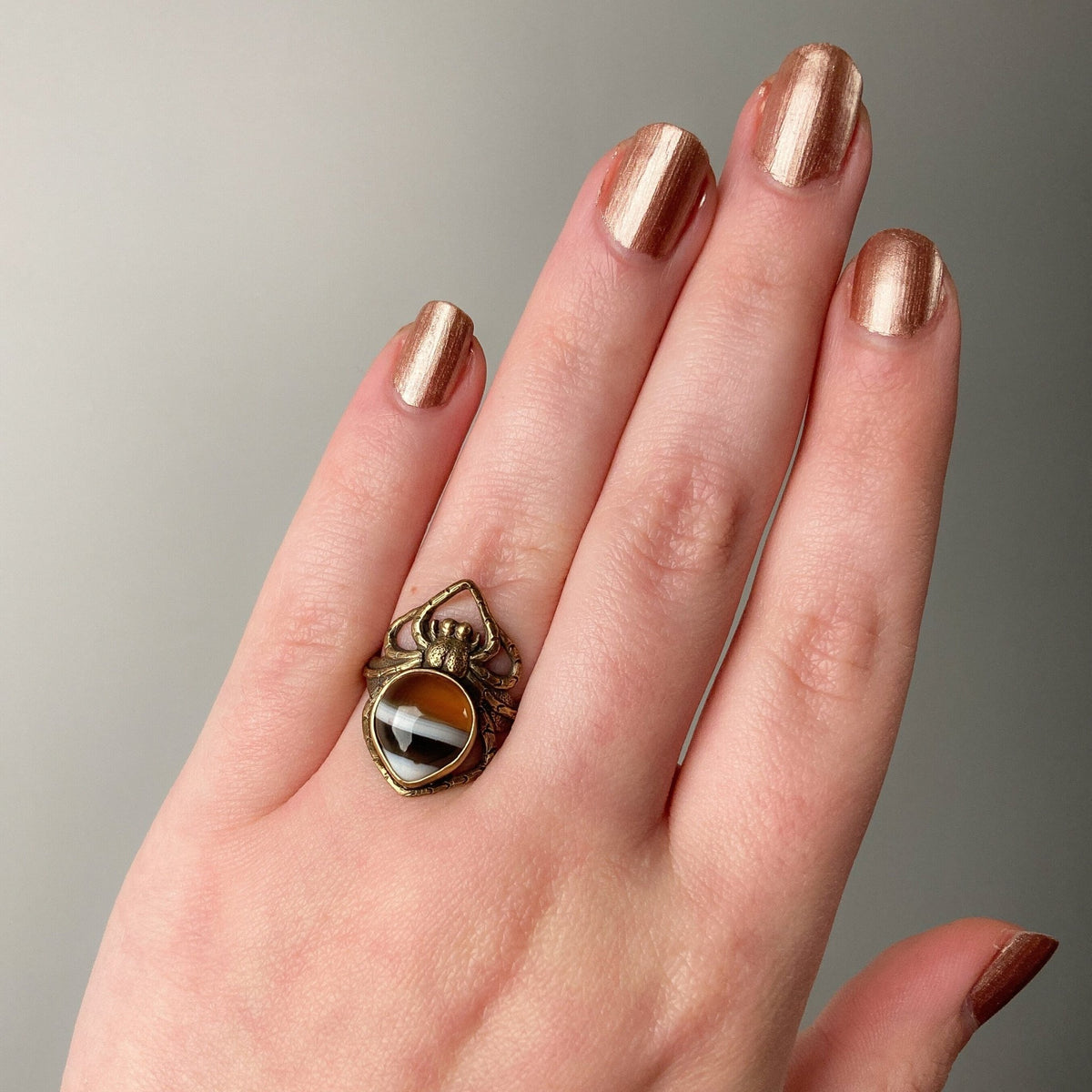 Banded Agate Spider Ring of 14k Gold - Trademark Antiques