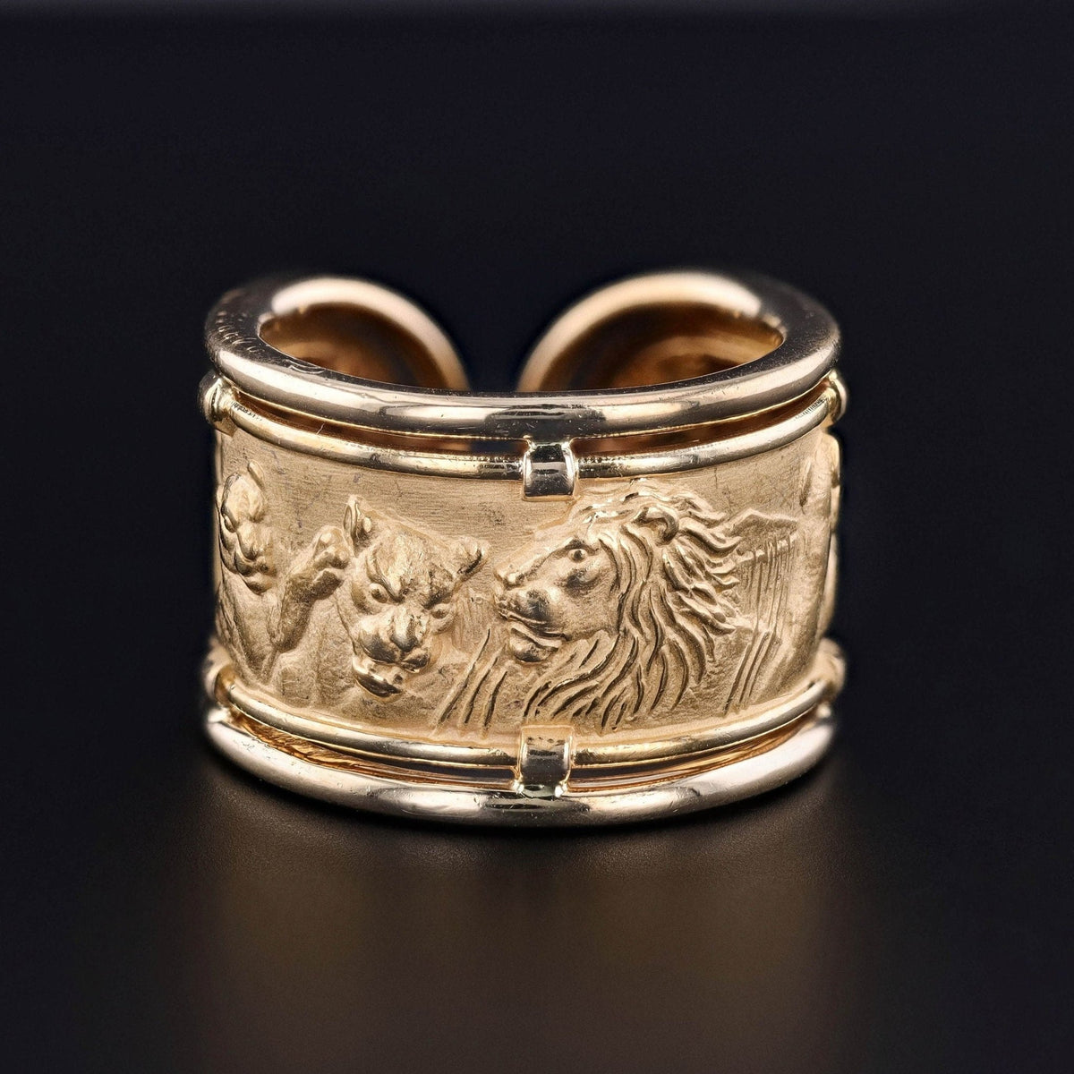 Carrera y Carrera Lion Pride Ring of 18k Gold - Trademark Antiques