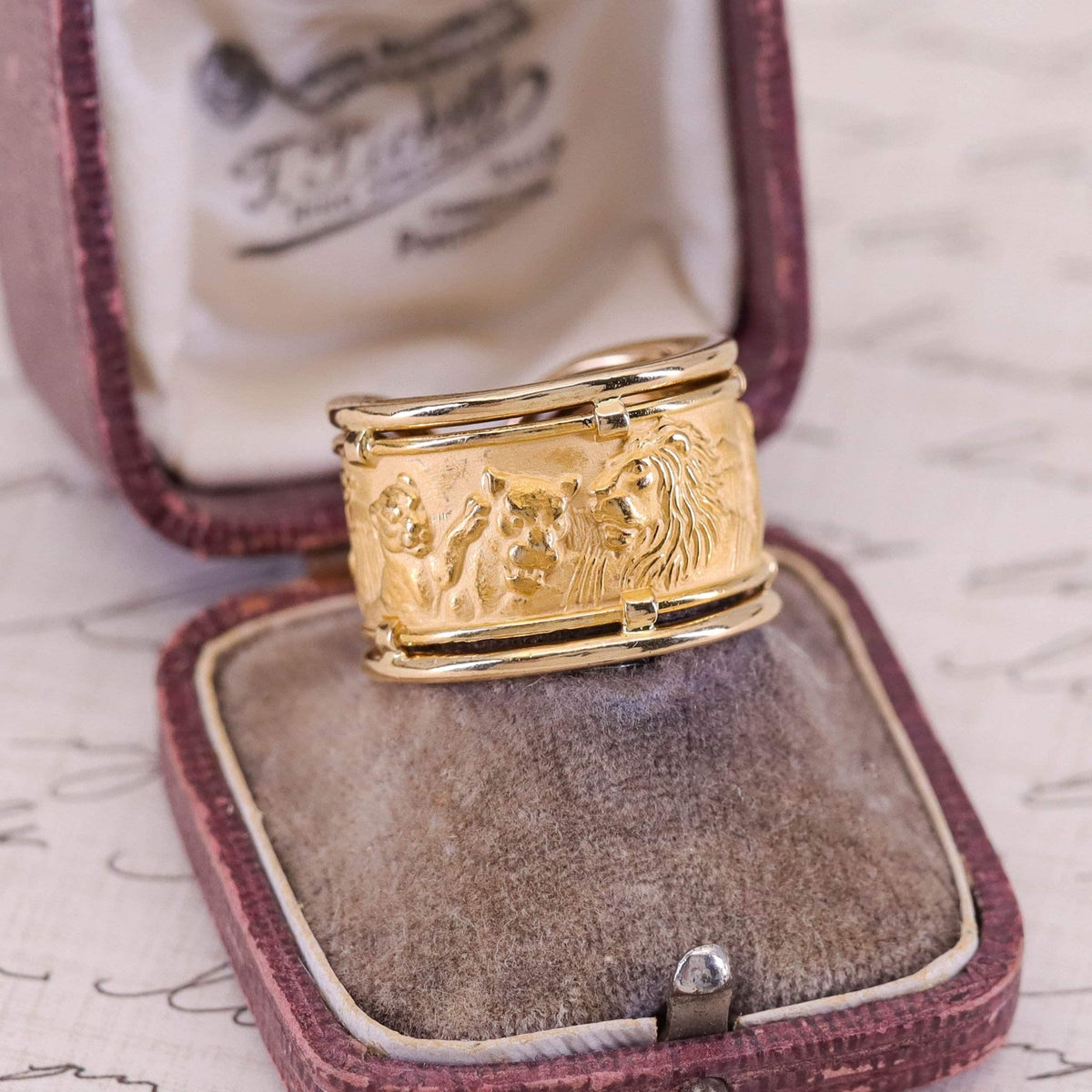 Carrera y Carrera Lion Pride Ring of 18k Gold - Trademark Antiques