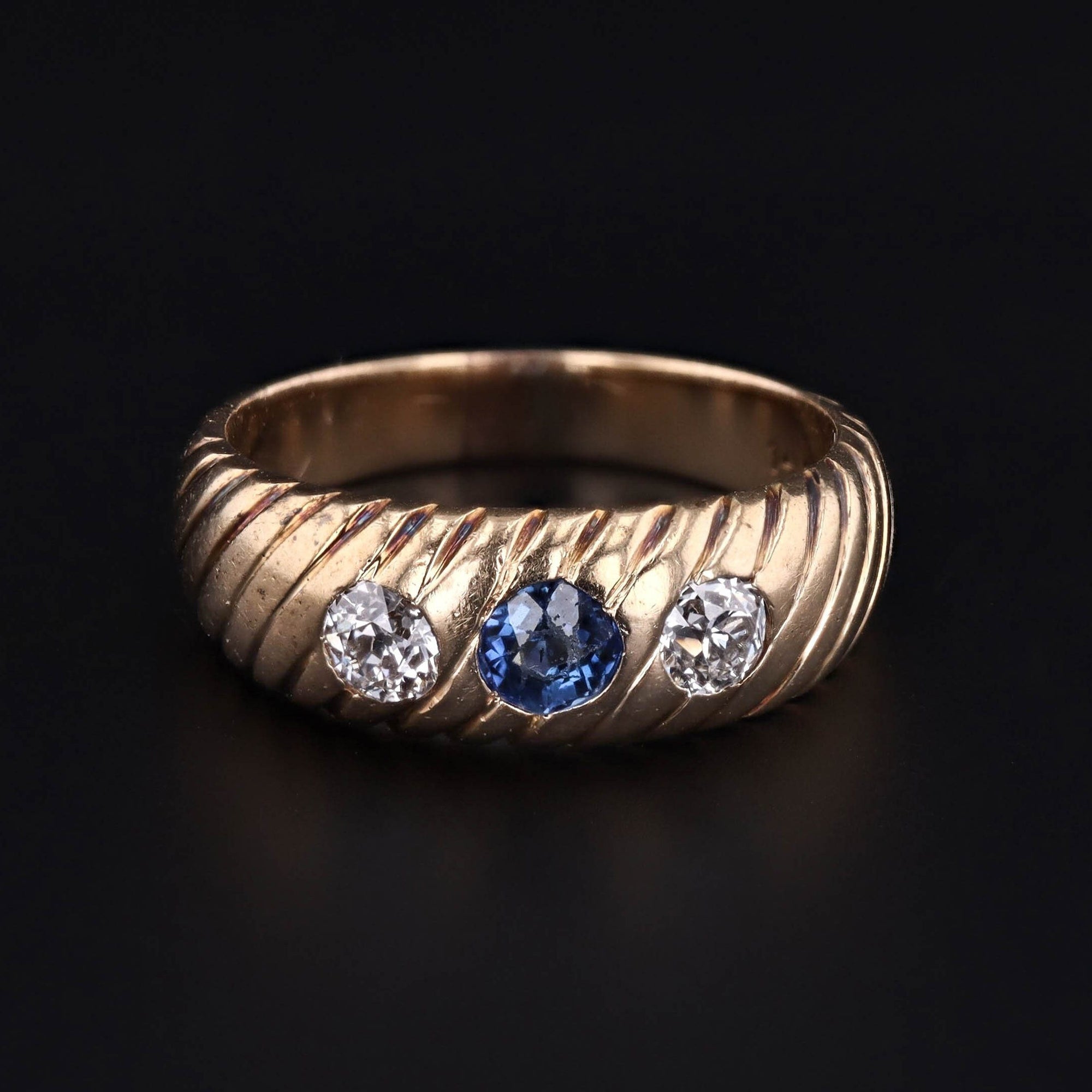 Antique Sapphire & Diamond Ring of 14k Gold