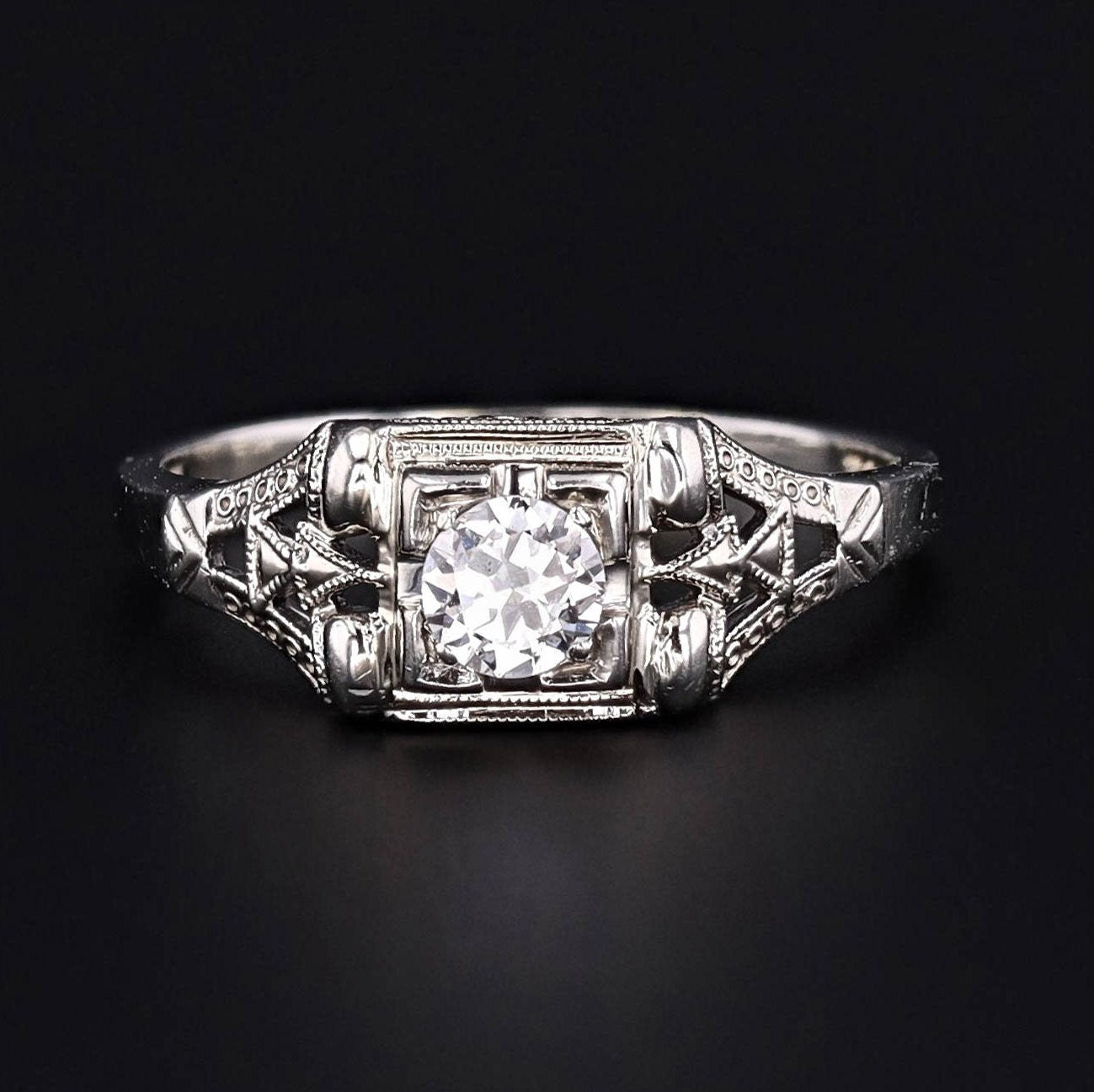 Art Deco Diamond Ring | Vintage Engagement Ring 