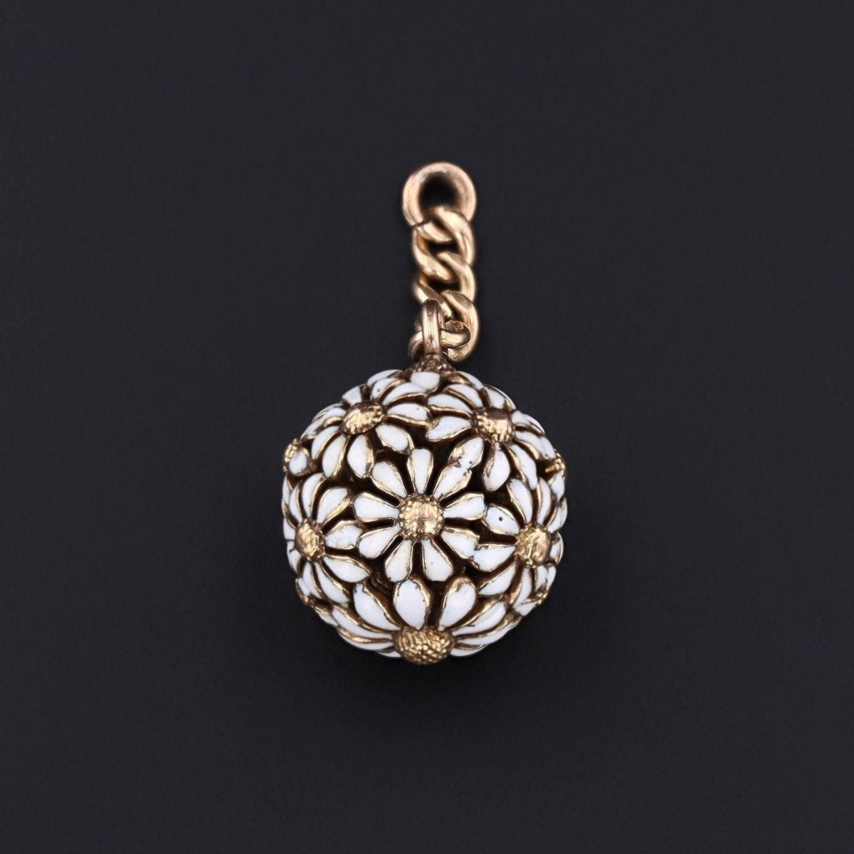 Antique Daisy Pendant of 14k Gold