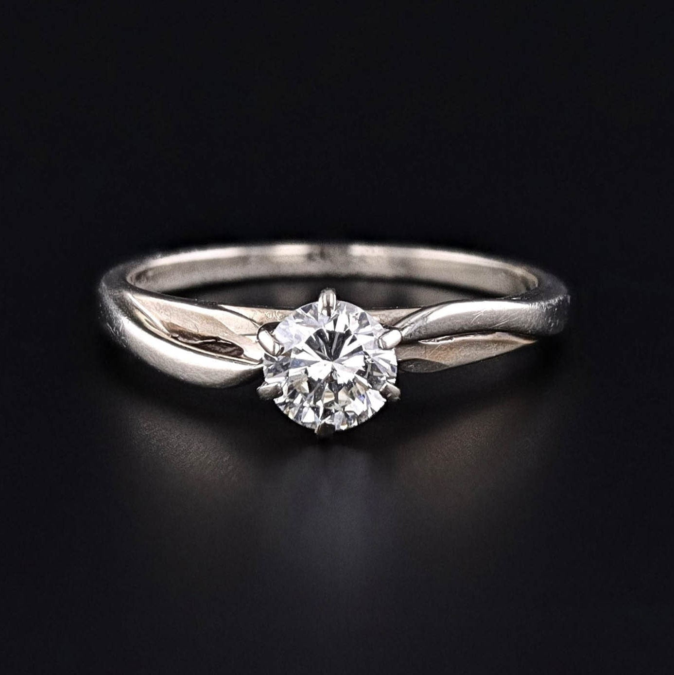 Vintage Diamond Engagement Ring of 14k White Gold