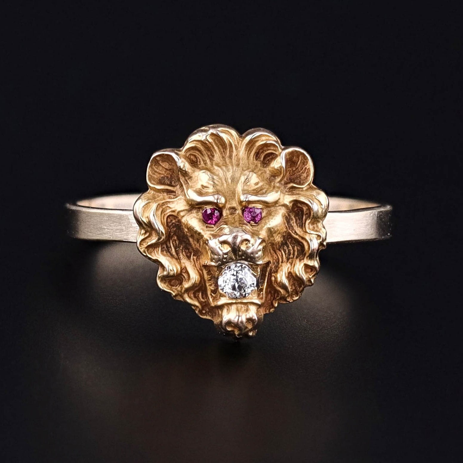 Antique Lion Conversion Ring of 14k Gold