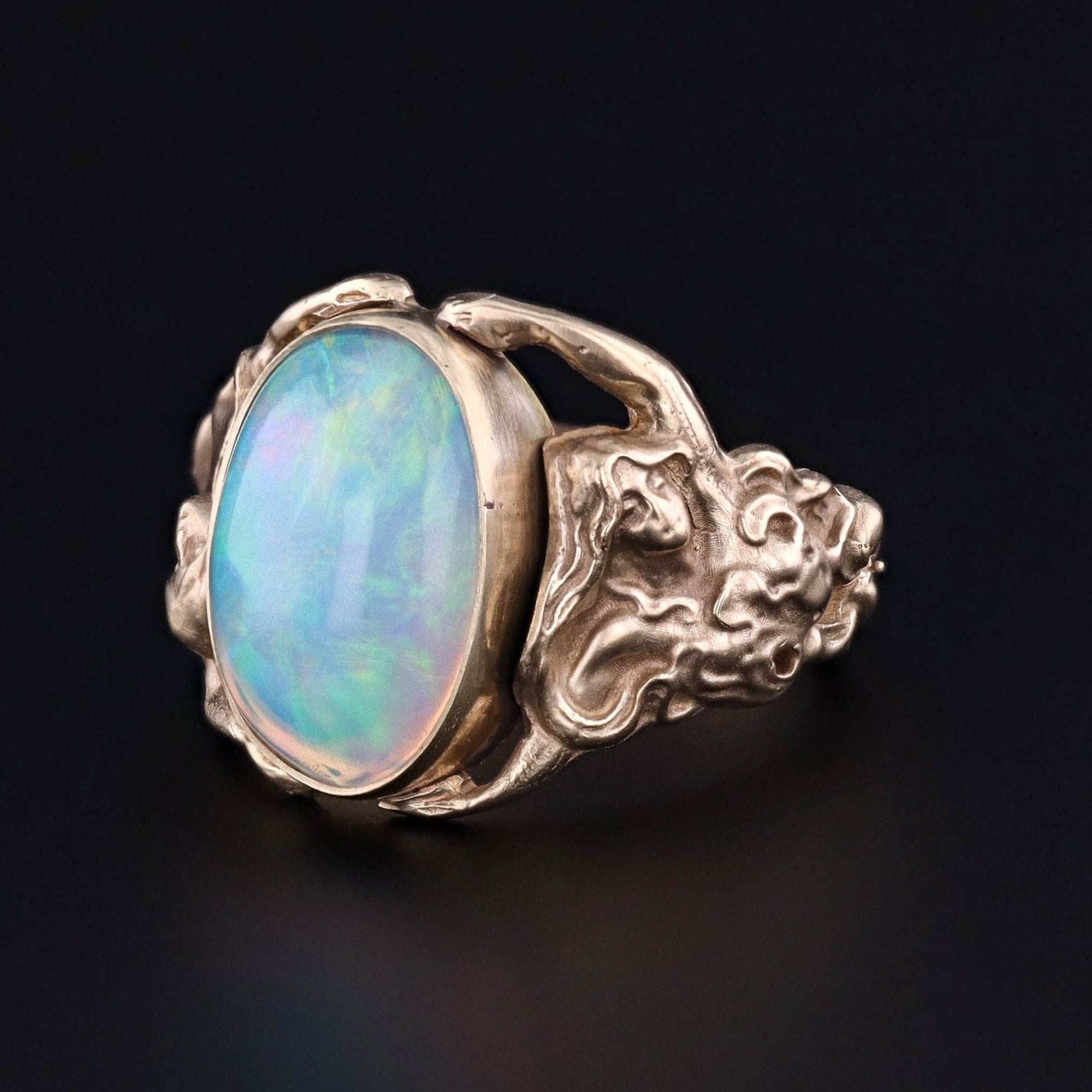 Opal Floral Woman Ring of 14k Gold