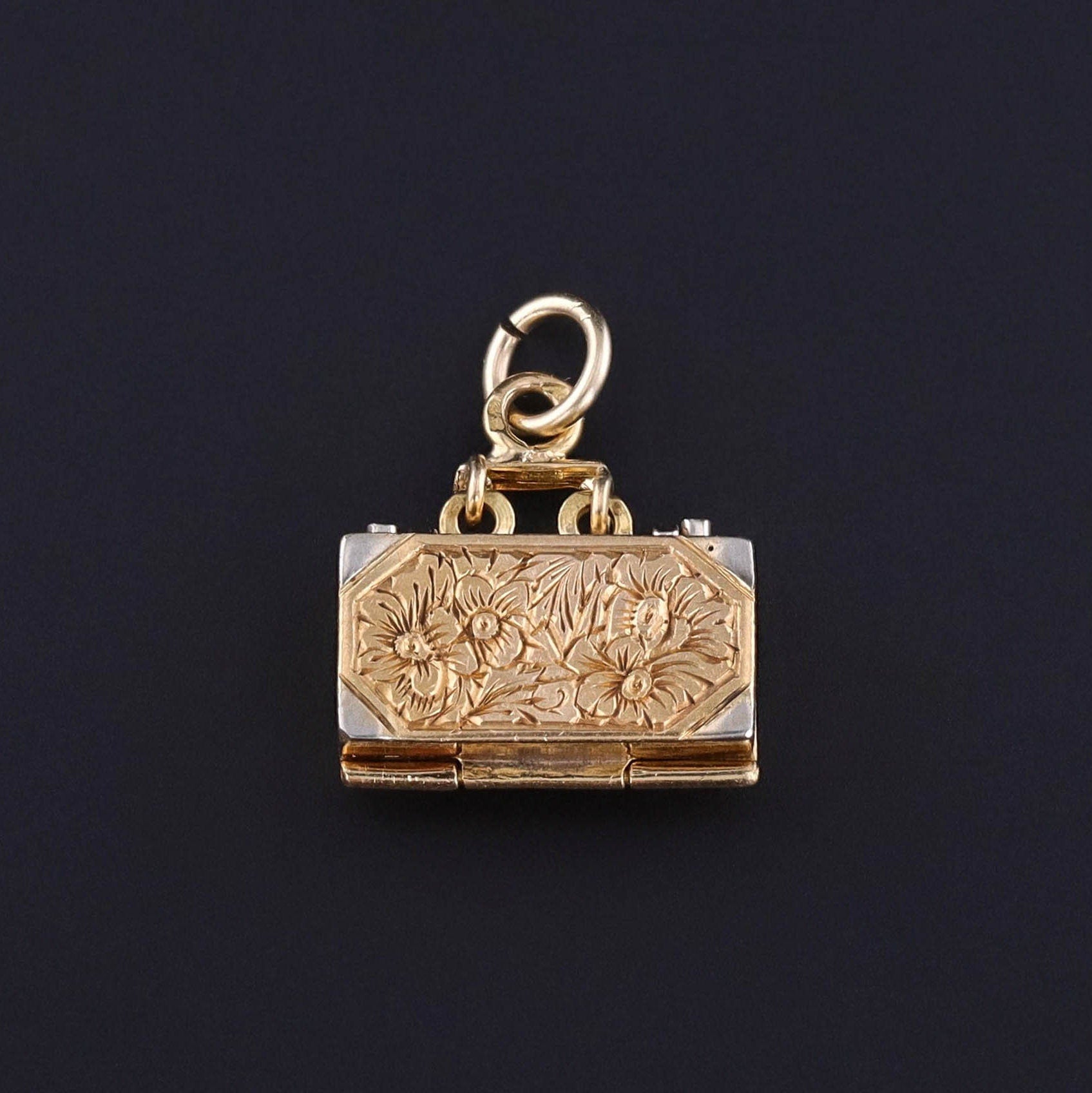 Vintage Movable Heart in Suitcase Charm of 18k Gold