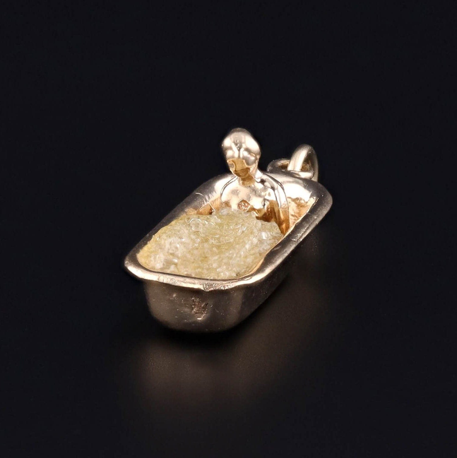 Vintage Bathtub Charm of 14k Gold