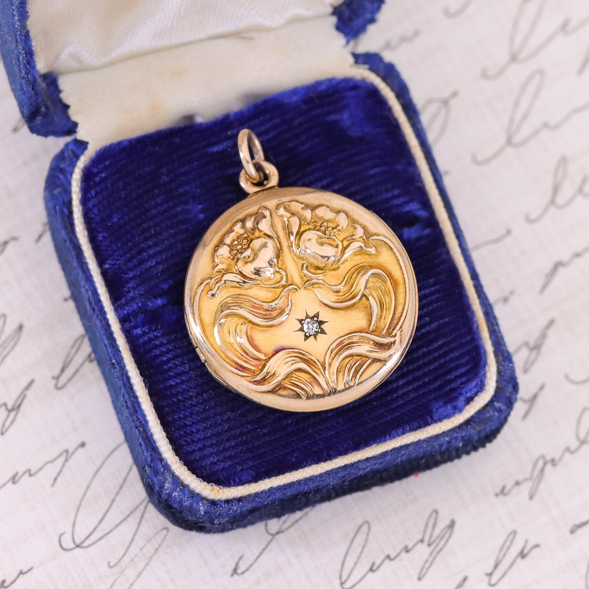 Antique Art Nouveau Floral Locket of 9ct Gold