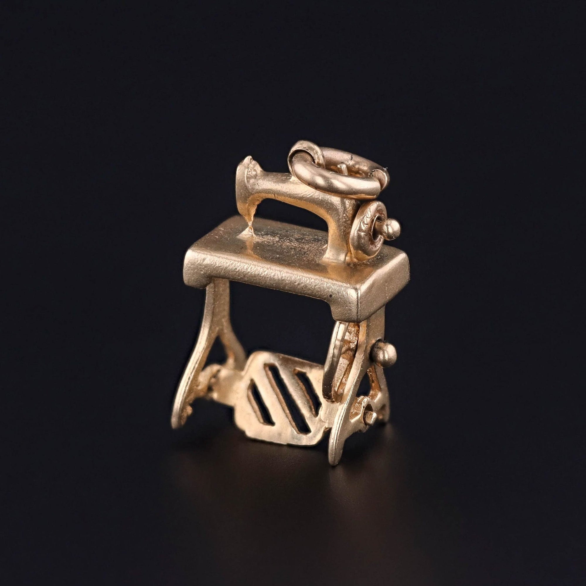 Vintage Moveable Sewing Machine Charm of 14k Gold