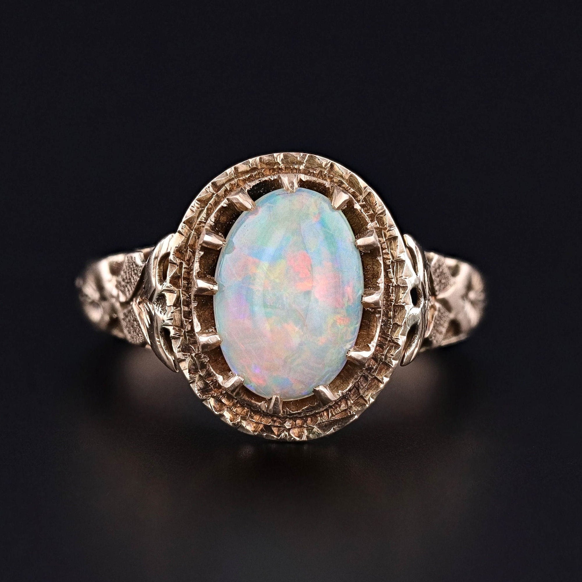 Antique Opal Ring of 14k Gold