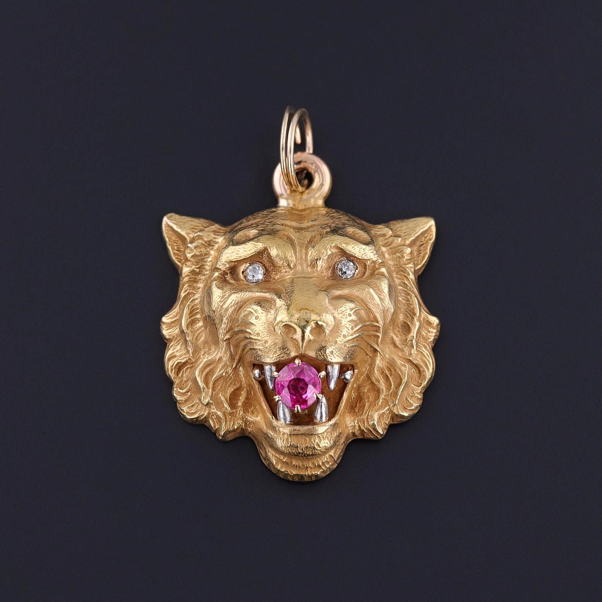 Antique Lion Pendant of 14k Gold