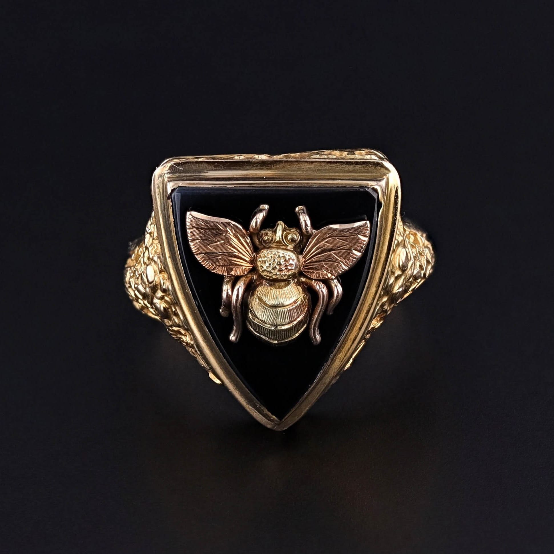 Vintage Onyx Bee Ring of 10k Gold