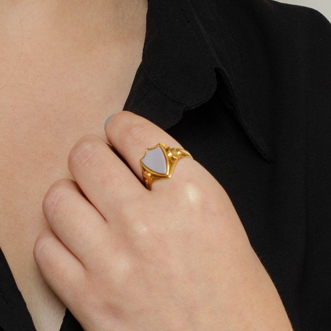 Sardonyx Shield Ring | 15ct Gold Ring - Trademark Antiques