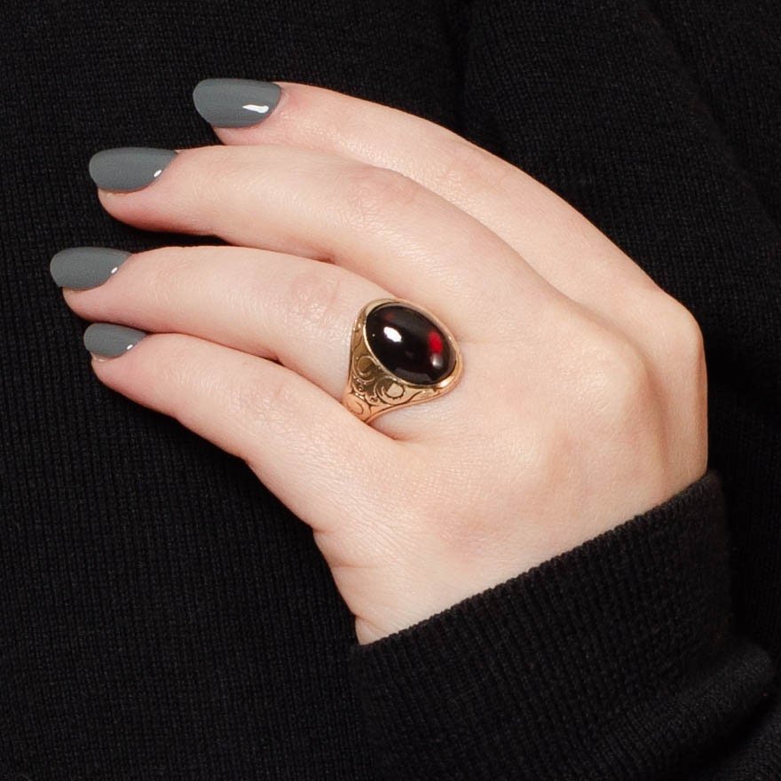 Victorian Oval Garnet Ring of 10k Gold - Trademark Antiques