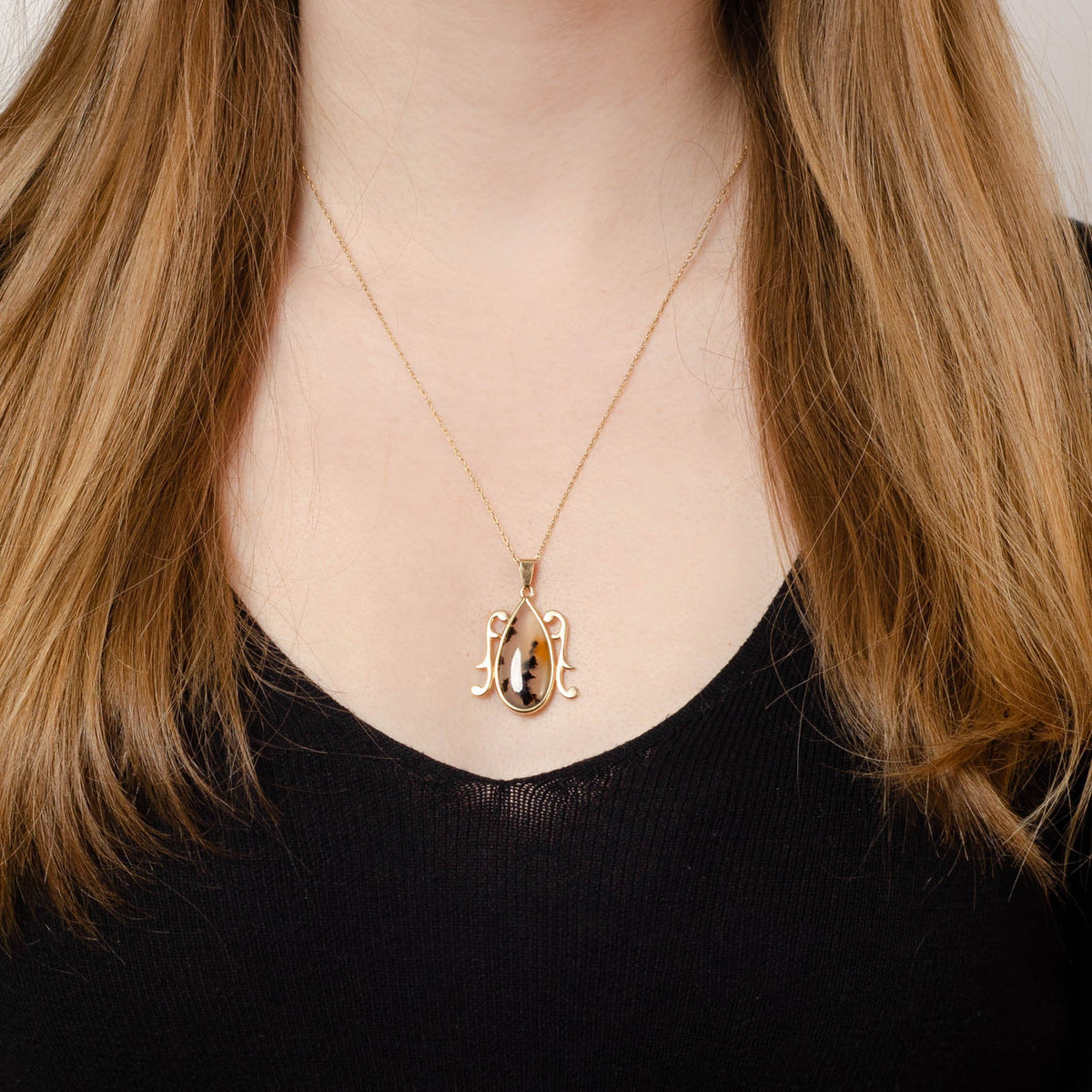 Vintage Agate Pendant of 14k Gold - Trademark Antiques
