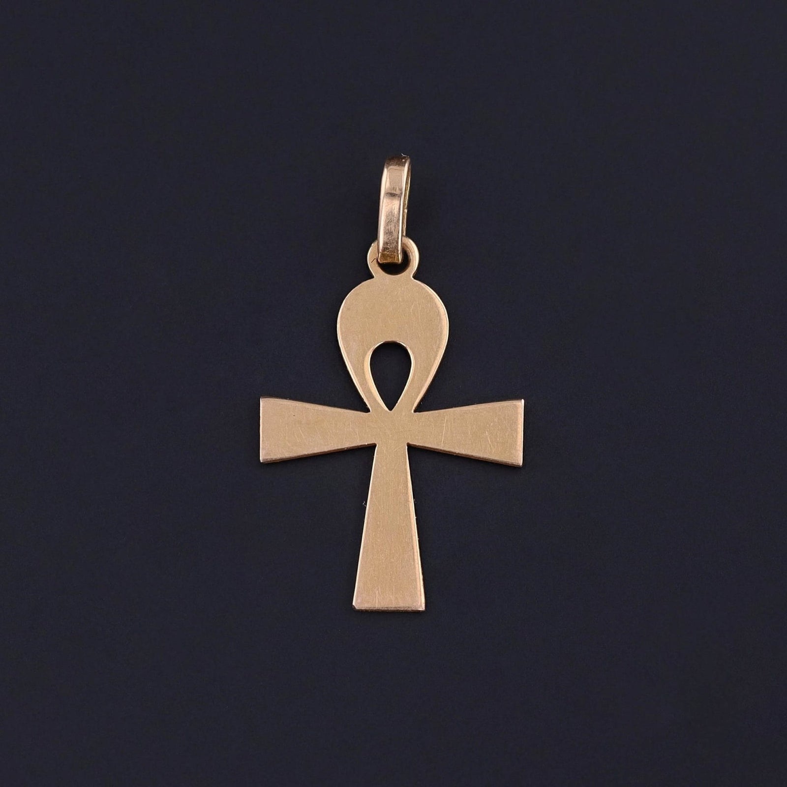 Vintage Ankh Pendant of 18k Gold - Trademark Antiques