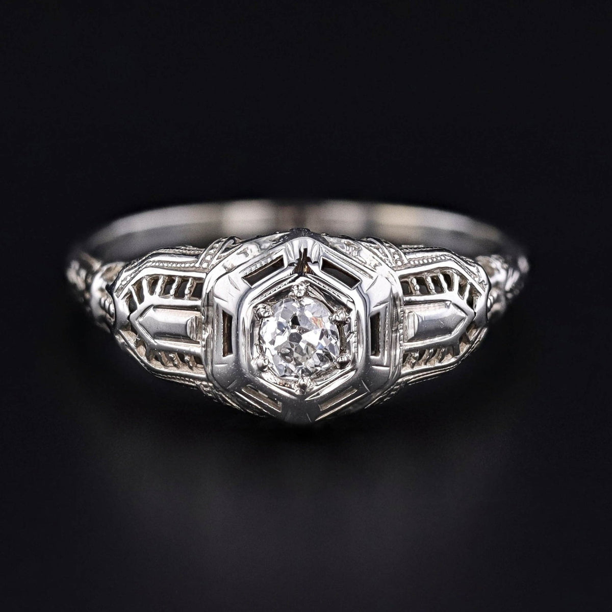 Vintage Art Deco Diamond Engagement Ring of 18k White Gold - Trademark Antiques