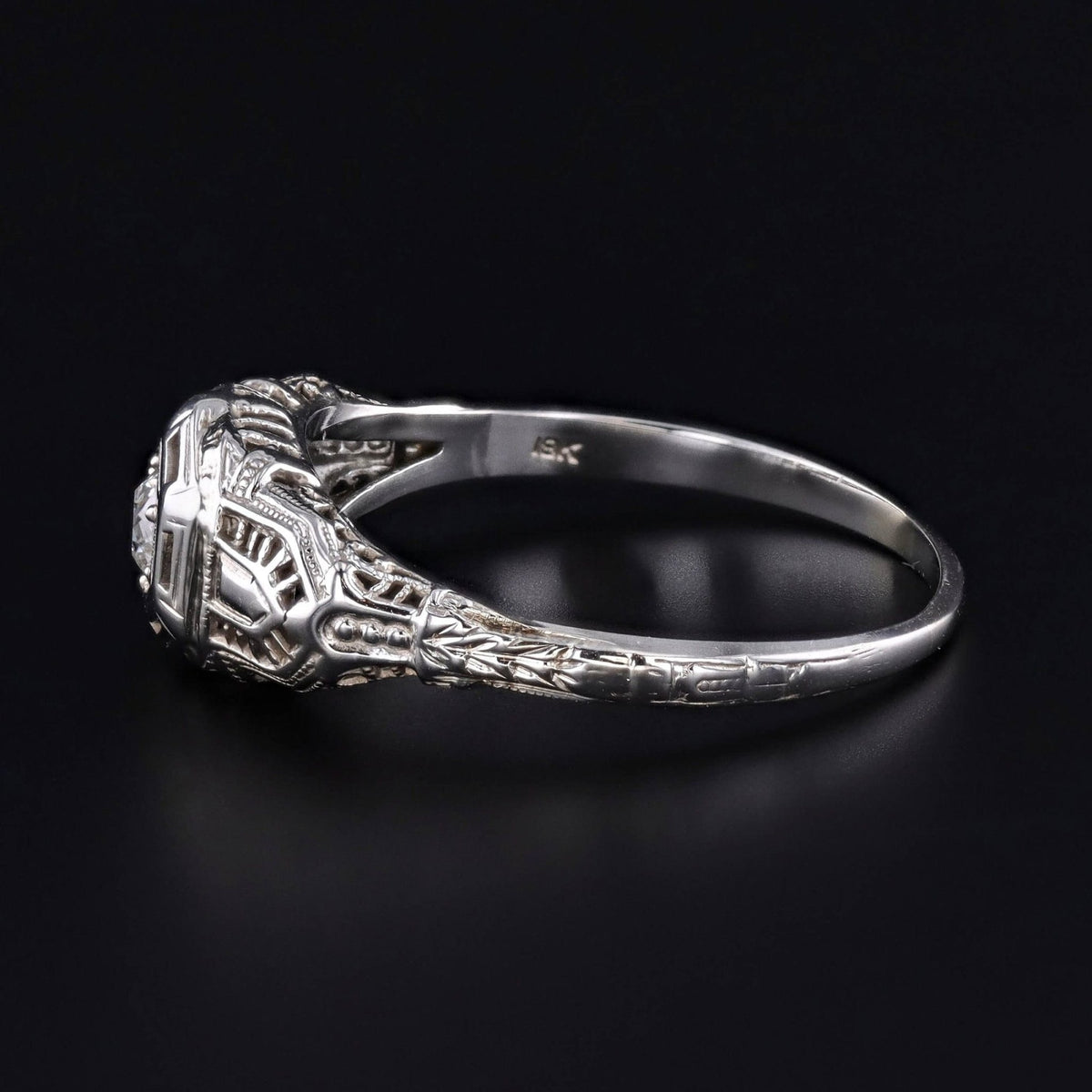 Vintage Art Deco Diamond Engagement Ring of 18k White Gold - Trademark Antiques