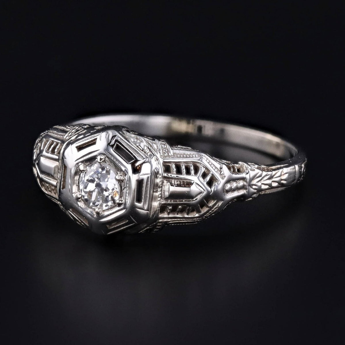 Vintage Art Deco Diamond Engagement Ring of 18k White Gold - Trademark Antiques
