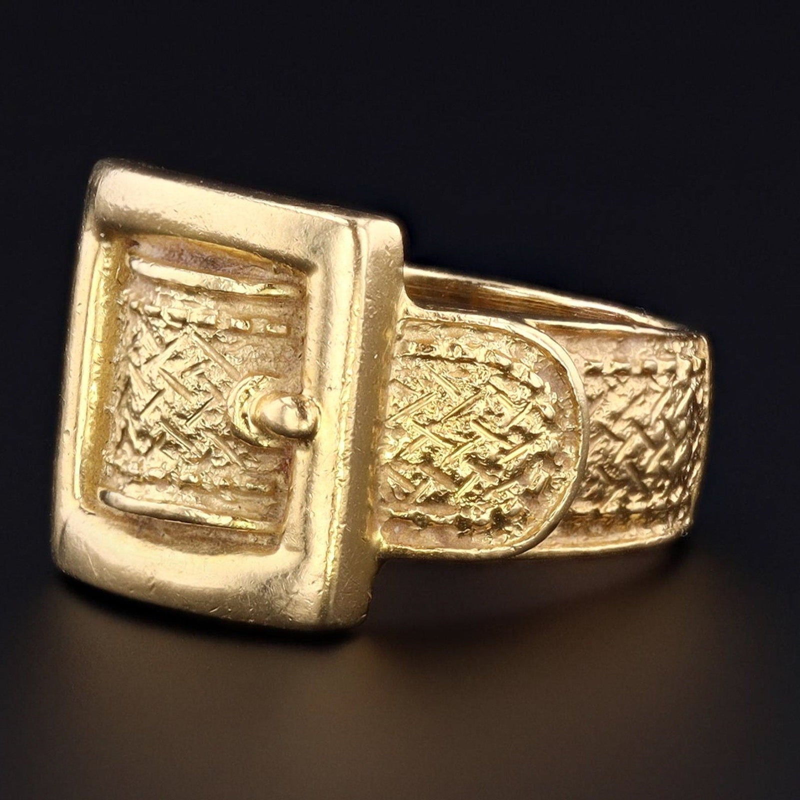 Vintage Buckle Ring of 18k Gold - Trademark Antiques