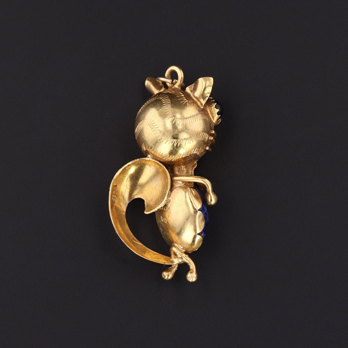 Vintage Cat Pendant of 18k Gold - Trademark Antiques